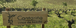 Bodega CANTARIÑA VINOS DE FAMILIA en Villafranca del Bierzo (León)