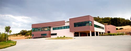 Bodegas TRASLASCUESTAS, (Valcavado de Roa, Burgos)